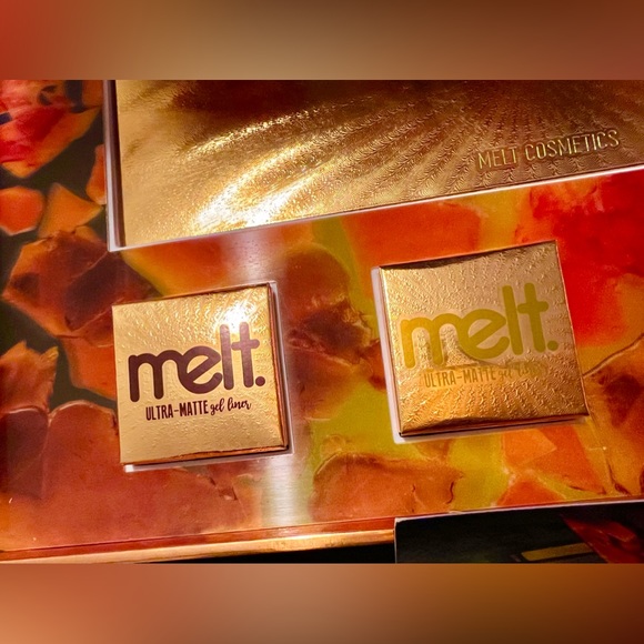 MELT “420 FOUR TWENTY” MAKEUP VAULT/ GOLD FOIL COLLECTOR BOX & GLASS ACCESSORY - Picture 11 of 14